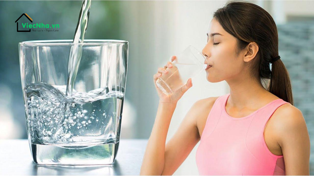 Chăm sóc sức khỏe mỗi ngày bằng việc thường xuyên uống nước