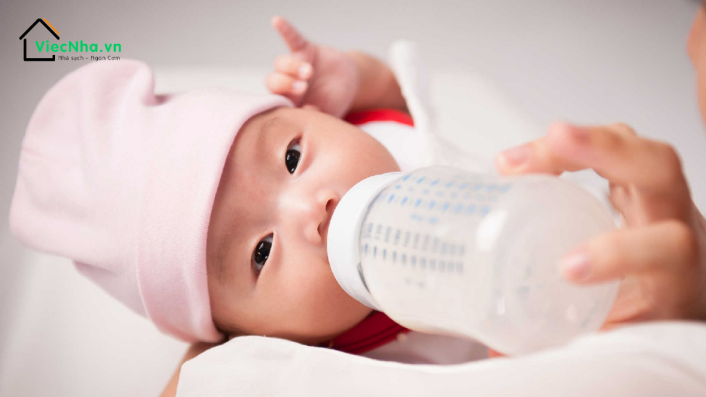 Sữa mẹ vắt ra để được bao lâu phụ thuộc vào cách bảo quản