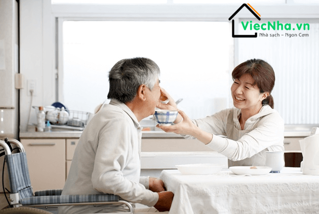 Viecnha - Cung cấp dịch vụ chăm sóc cho người lớn tuổi tại nhà