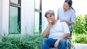 giúp việc chăm người bệnh